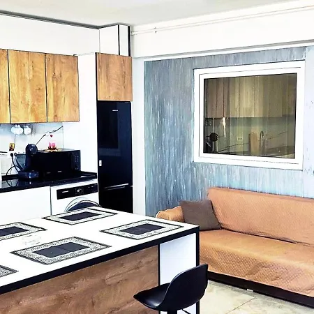 Apartment Tomis *